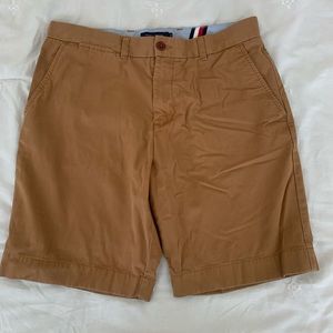 TOMMY HILFIGER men’s khaki shorts. 34 in waist.